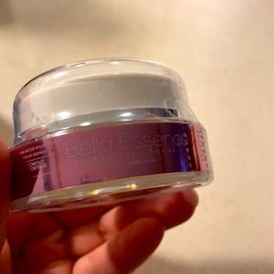 Bella Essence Ageless Eye Cream